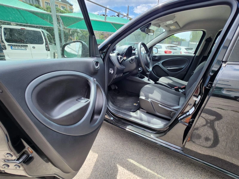 Smart Forfour Седан, снимка 5 - Автомобили и джипове - 51245173