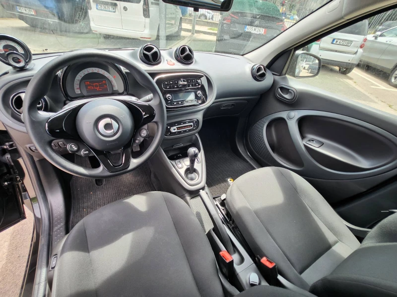 Smart Forfour Седан, снимка 7 - Автомобили и джипове - 51245173