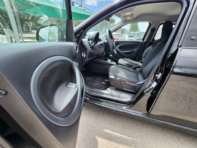 Smart Forfour Седан, снимка 6 - Автомобили и джипове - 51245173