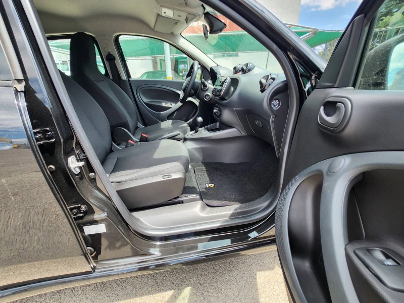 Smart Forfour Седан, снимка 8 - Автомобили и джипове - 51245173