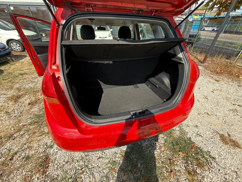 Kia Venga 1, 4 CRDI, снимка 8 - Автомобили и джипове - 51765764