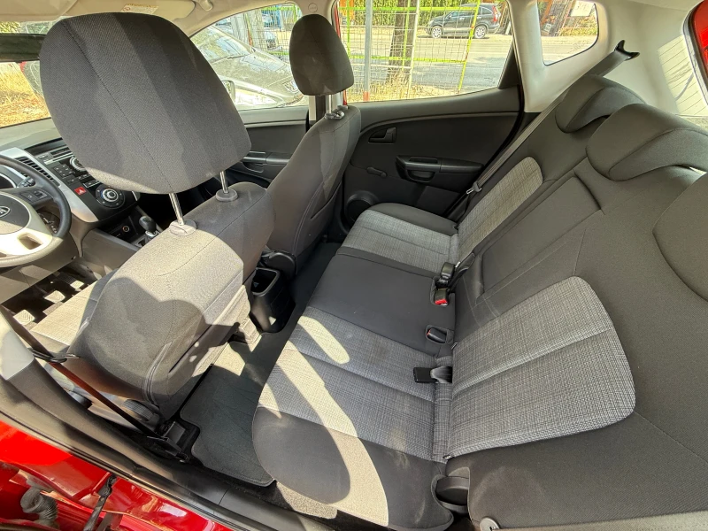 Kia Venga 1, 4 CRDI, снимка 7 - Автомобили и джипове - 51765764