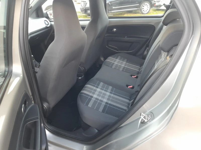 VW Up 1.0i, снимка 11 - Автомобили и джипове - 52249765