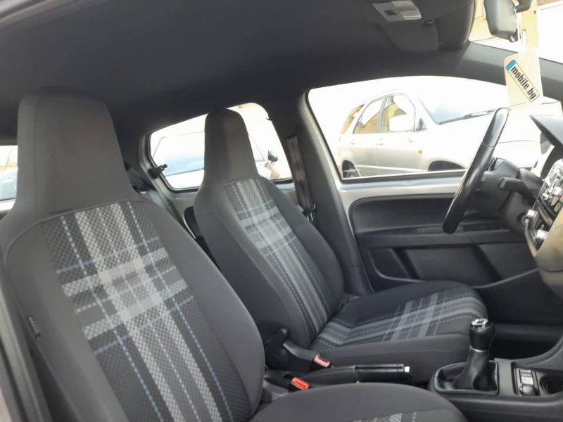 VW Up 1.0i, снимка 16 - Автомобили и джипове - 52249765