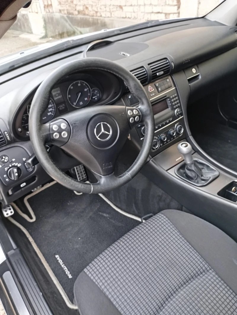 Mercedes-Benz C 220 Facelift, снимка 9 - Автомобили и джипове - 52702403