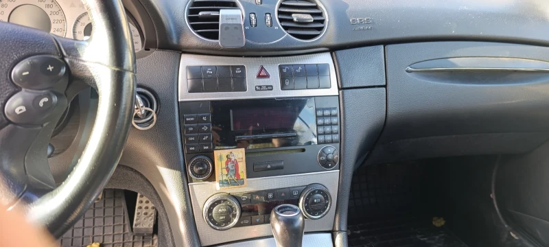 Mercedes-Benz CLK, снимка 3 - Автомобили и джипове - 52460329