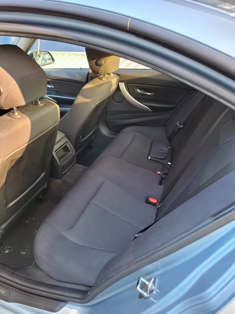 BMW 320 2.0i , снимка 7 - Автомобили и джипове - 53341340