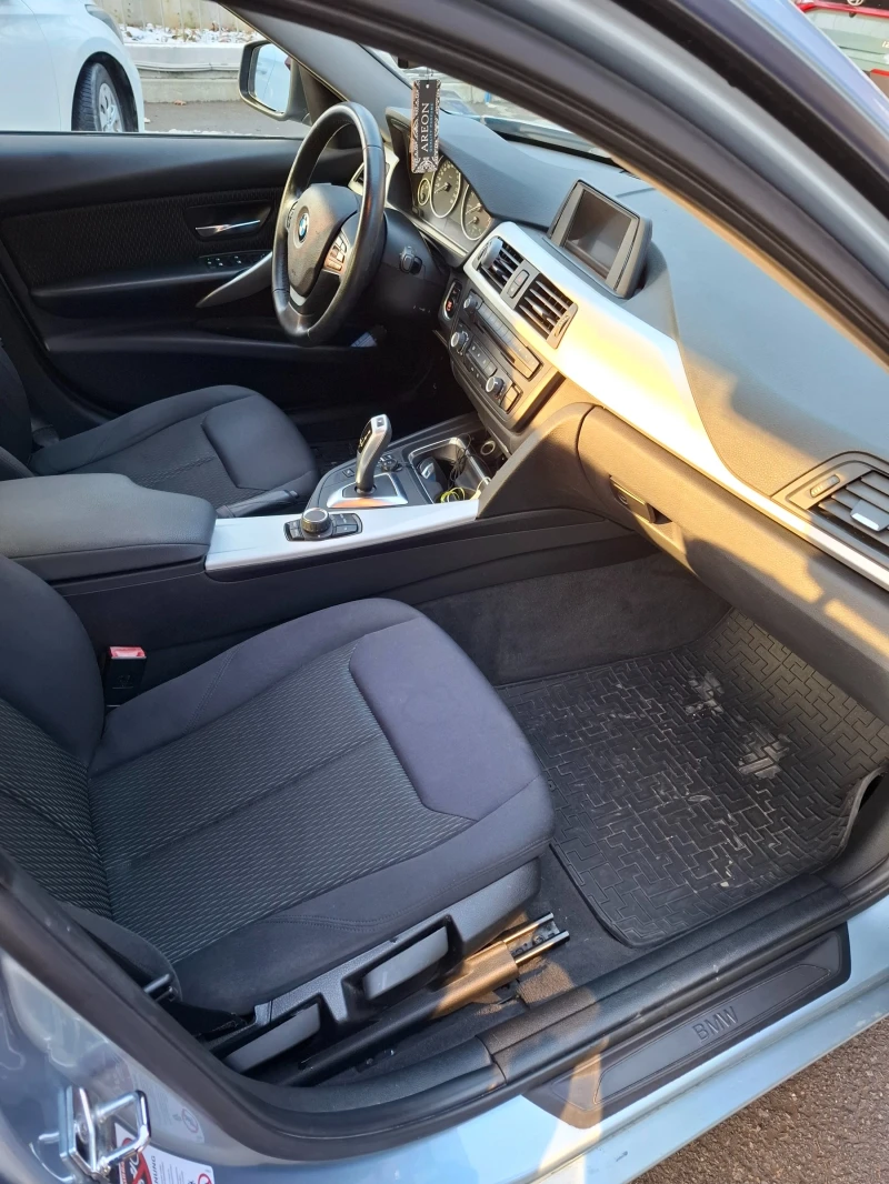 BMW 320 2.0i , снимка 8 - Автомобили и джипове - 53341340