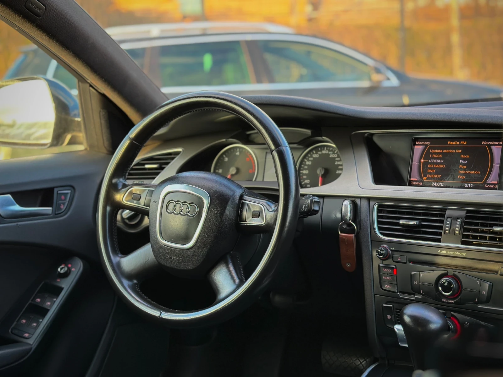 Audi A4 2.0 TDI AVANT - изображение 10