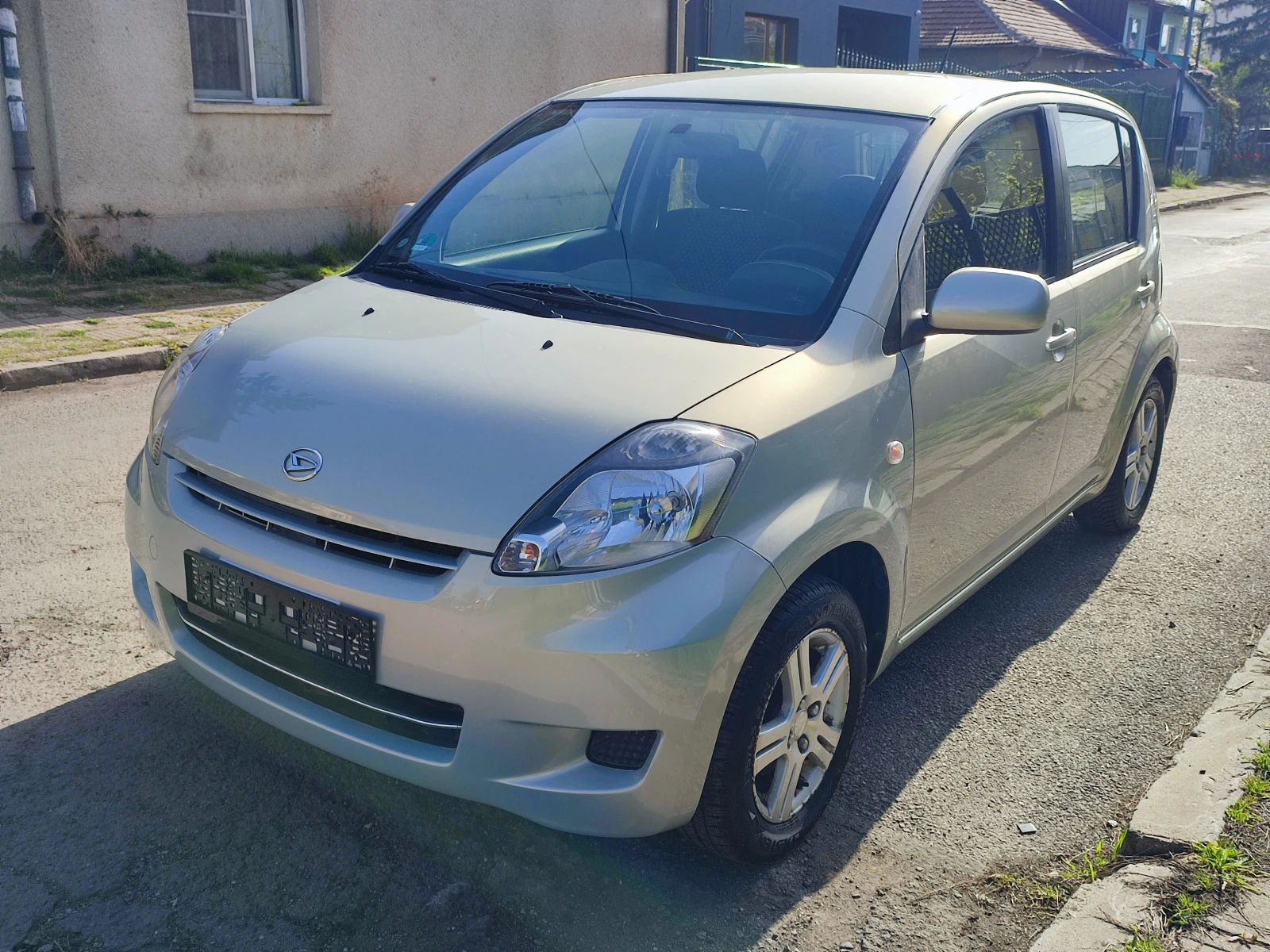 Daihatsu Sirion 1.3i-91kc-КЛИМА-ФЕЙС-ЕВРО4 | Mobile.bg — изображение 1