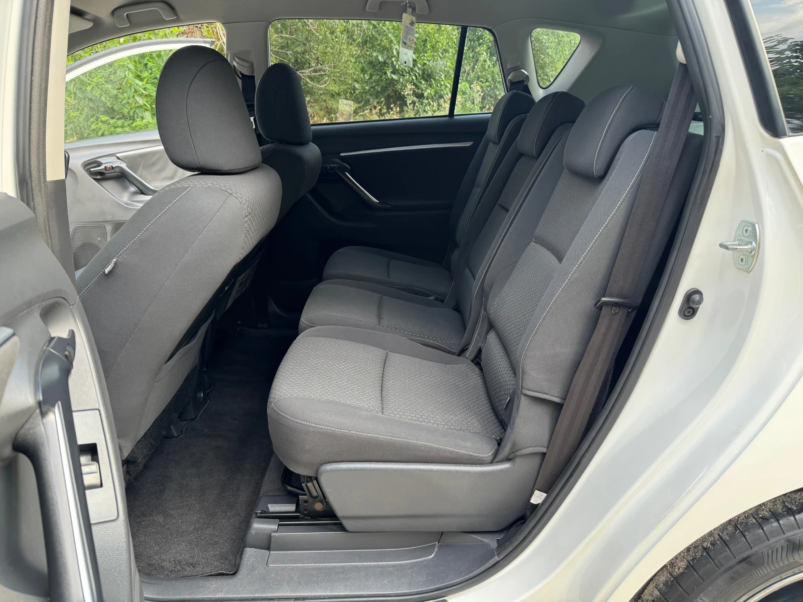 Toyota Verso 1.6i Нави.Кам.198х.км.2.ключа.6-ск.7-места.История - изображение 9