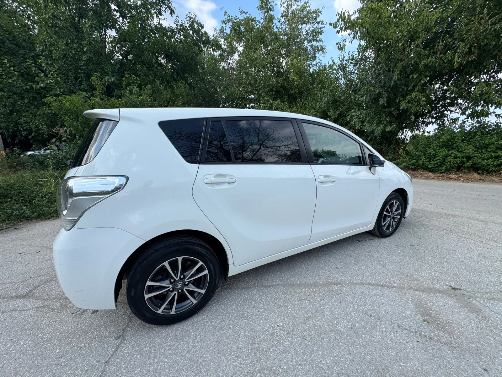 Toyota Verso 1.6i Нави.Кам.198х.км.2.ключа.6-ск.7-места.История - изображение 5