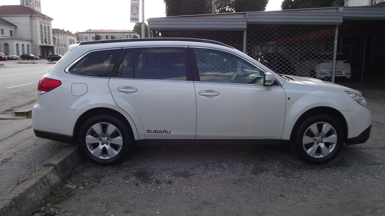 Subaru Outback 2.2.d.150 k.c.NAVI.КОЖА.. - изображение 2