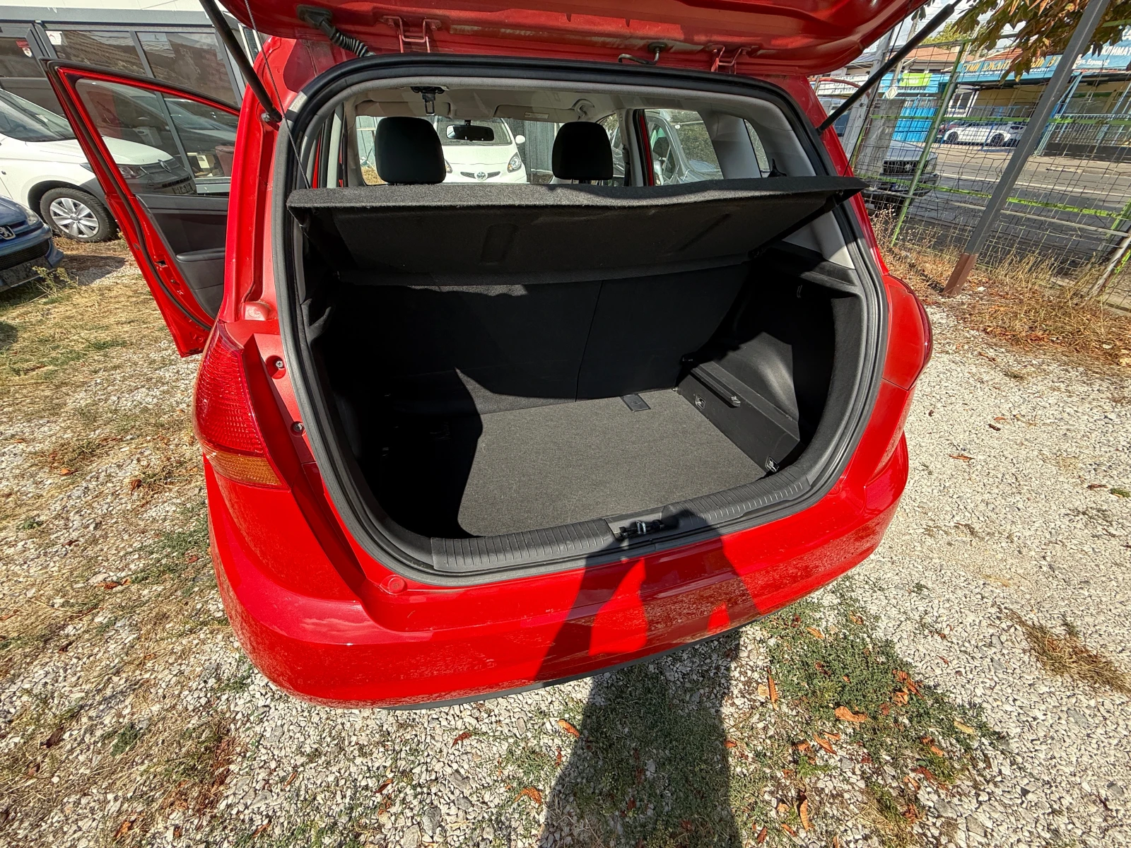 Kia Venga 1, 4 CRDI - изображение 8