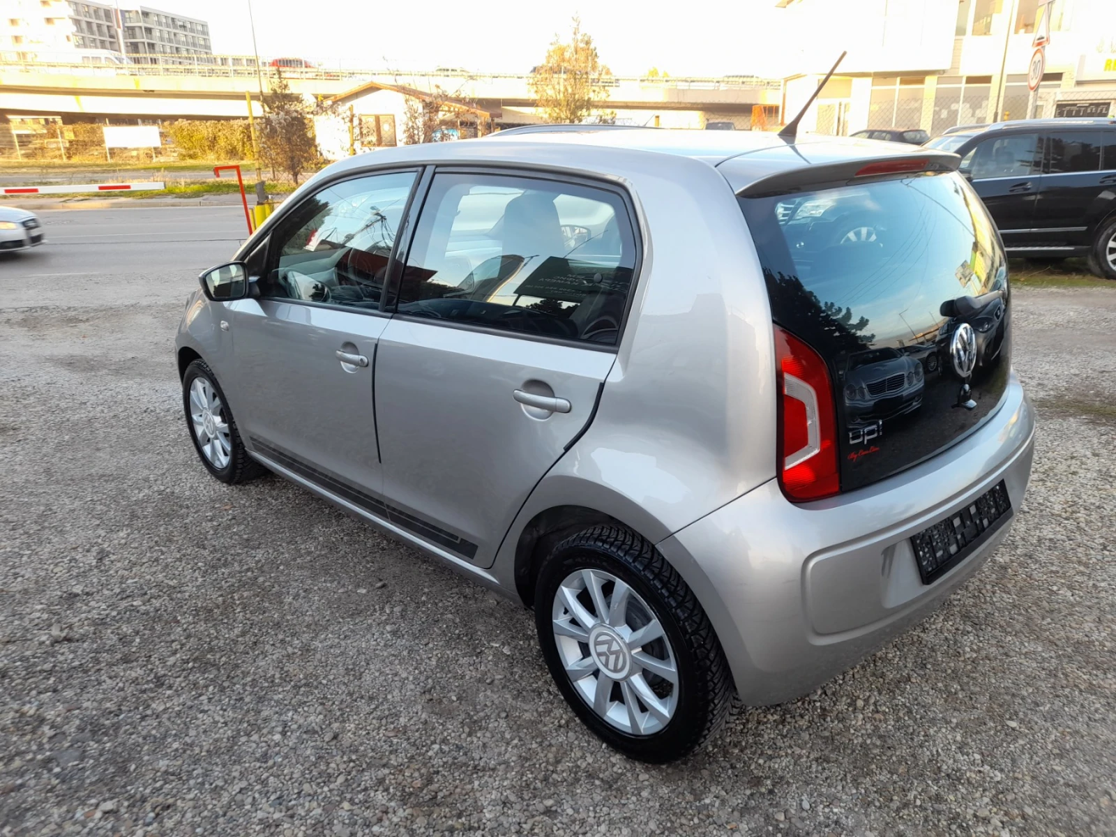 VW Up 1.0i | Mobile.bg   6