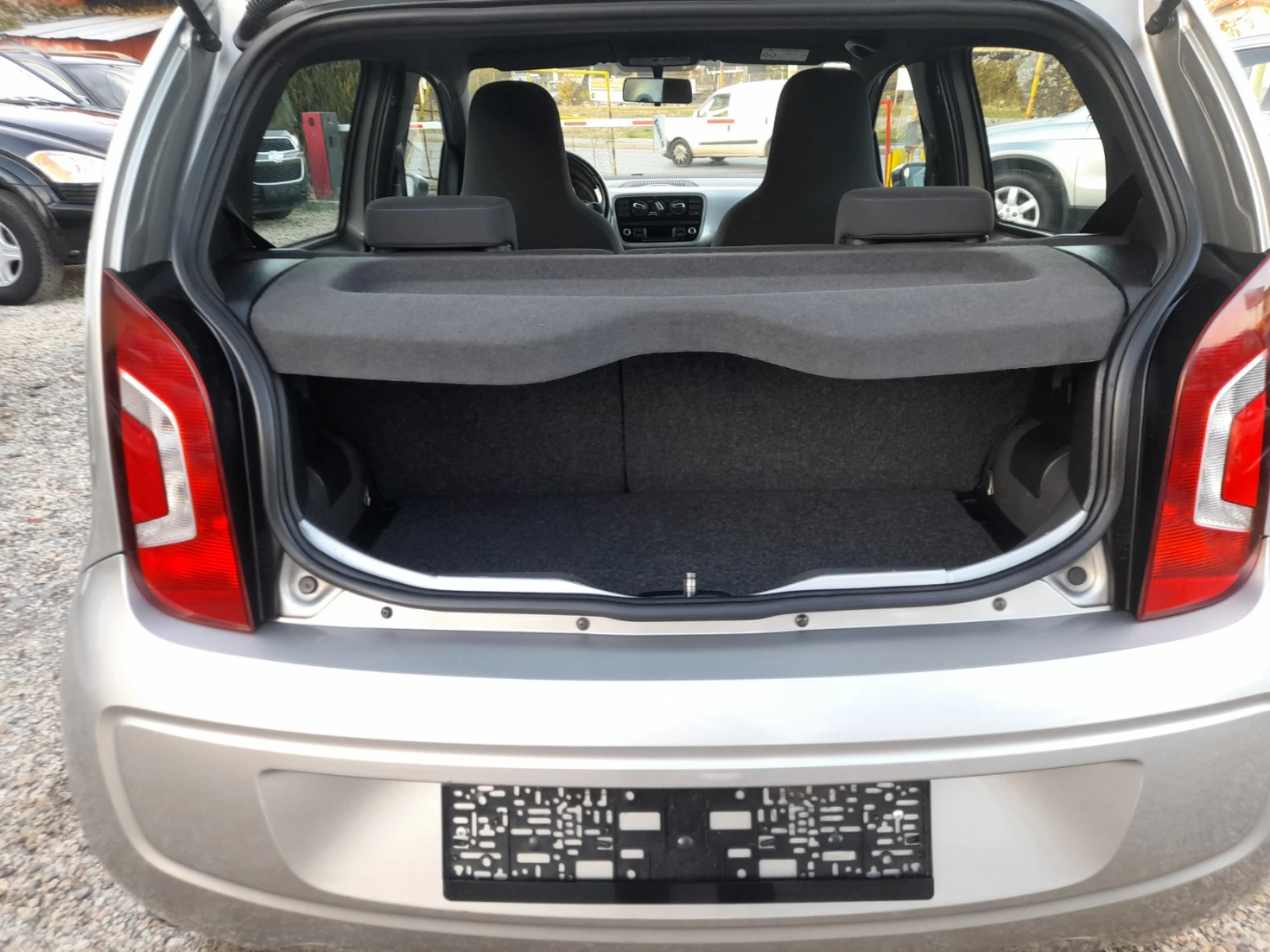 VW Up 1.0i | Mobile.bg   14