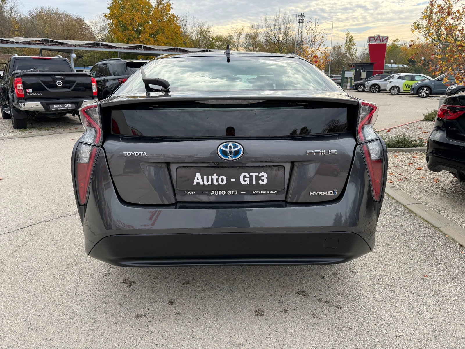 Toyota Prius 1.8h 122к.с Luxury  - изображение 5