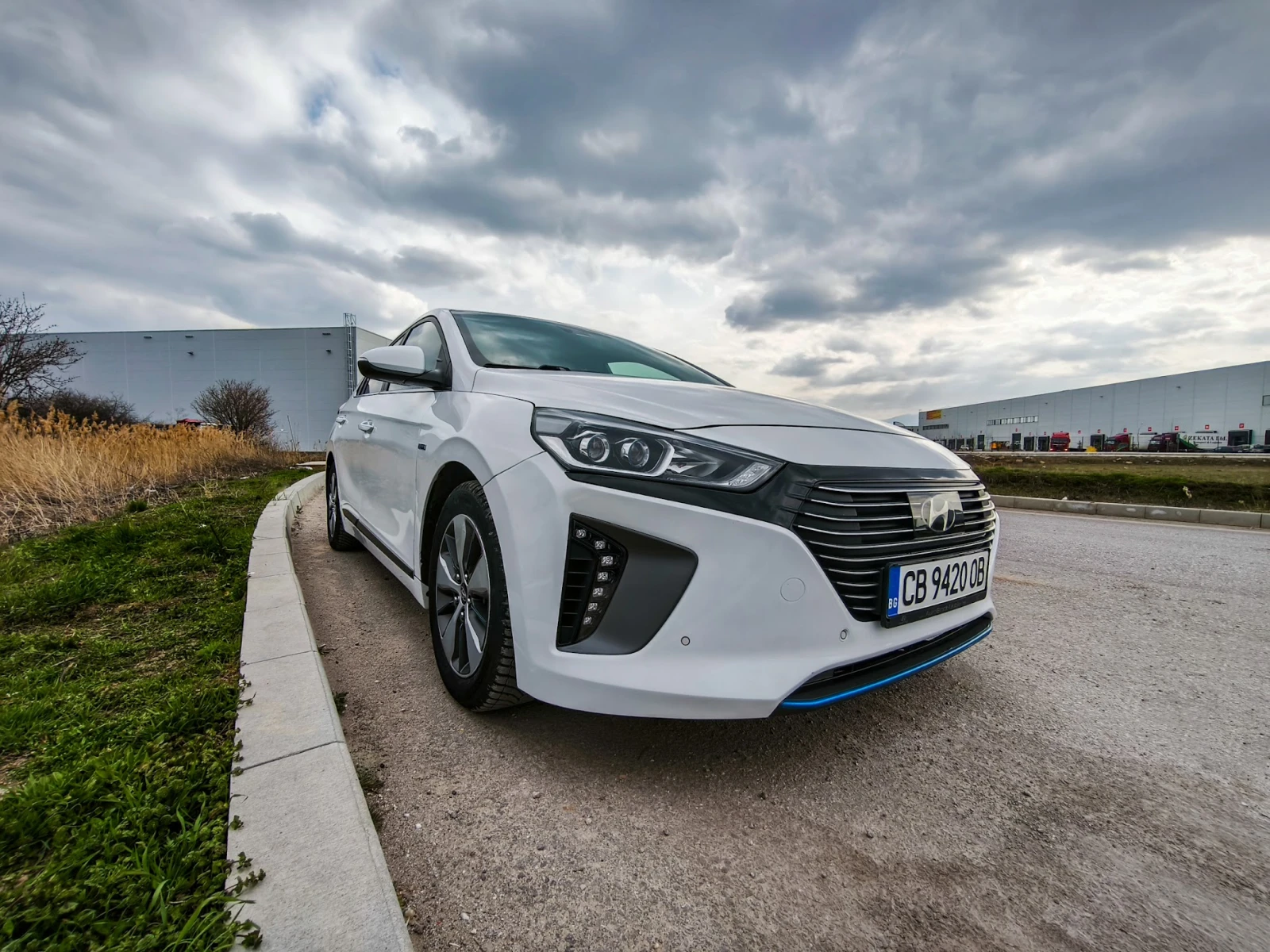 Hyundai Ioniq, снимка 8 - Автомобили и джипове - 53885705