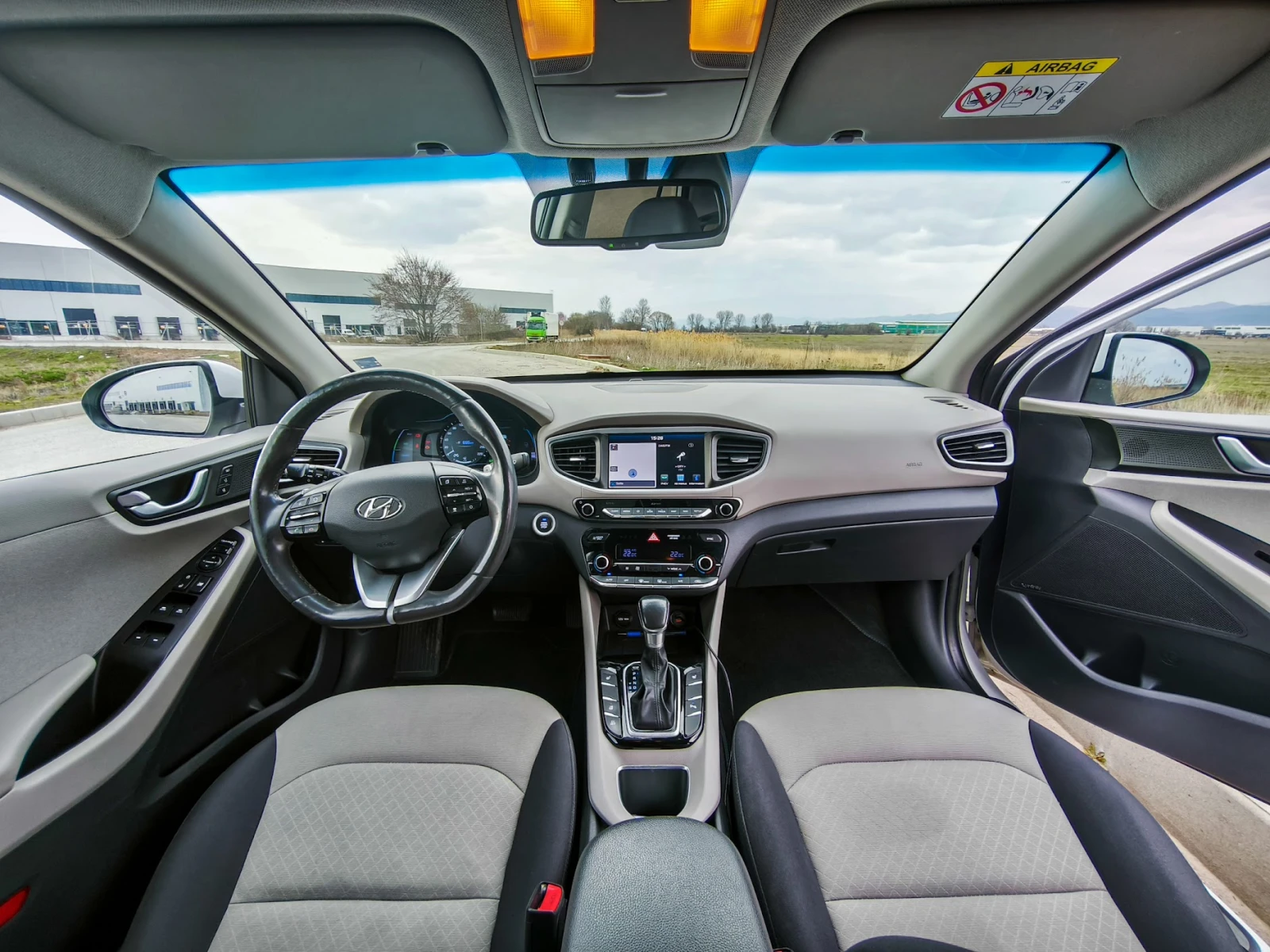 Hyundai Ioniq, снимка 7 - Автомобили и джипове - 53885705