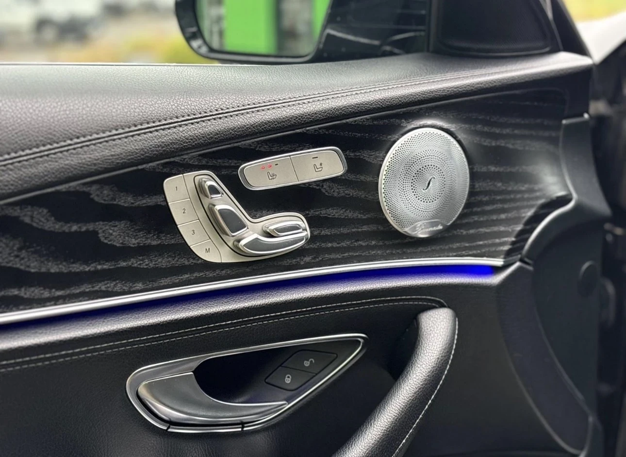 Mercedes-Benz E 200 AMG, снимка 7 - Автомобили и джипове - 54527175