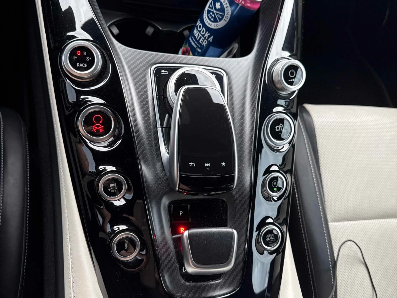Mercedes-Benz AMG GT C CARFAX * АВТОКРЕДИТ * ПРОГНОЗНА ЦЕНА ДО БГ, снимка 8 - Автомобили и джипове - 54494317
