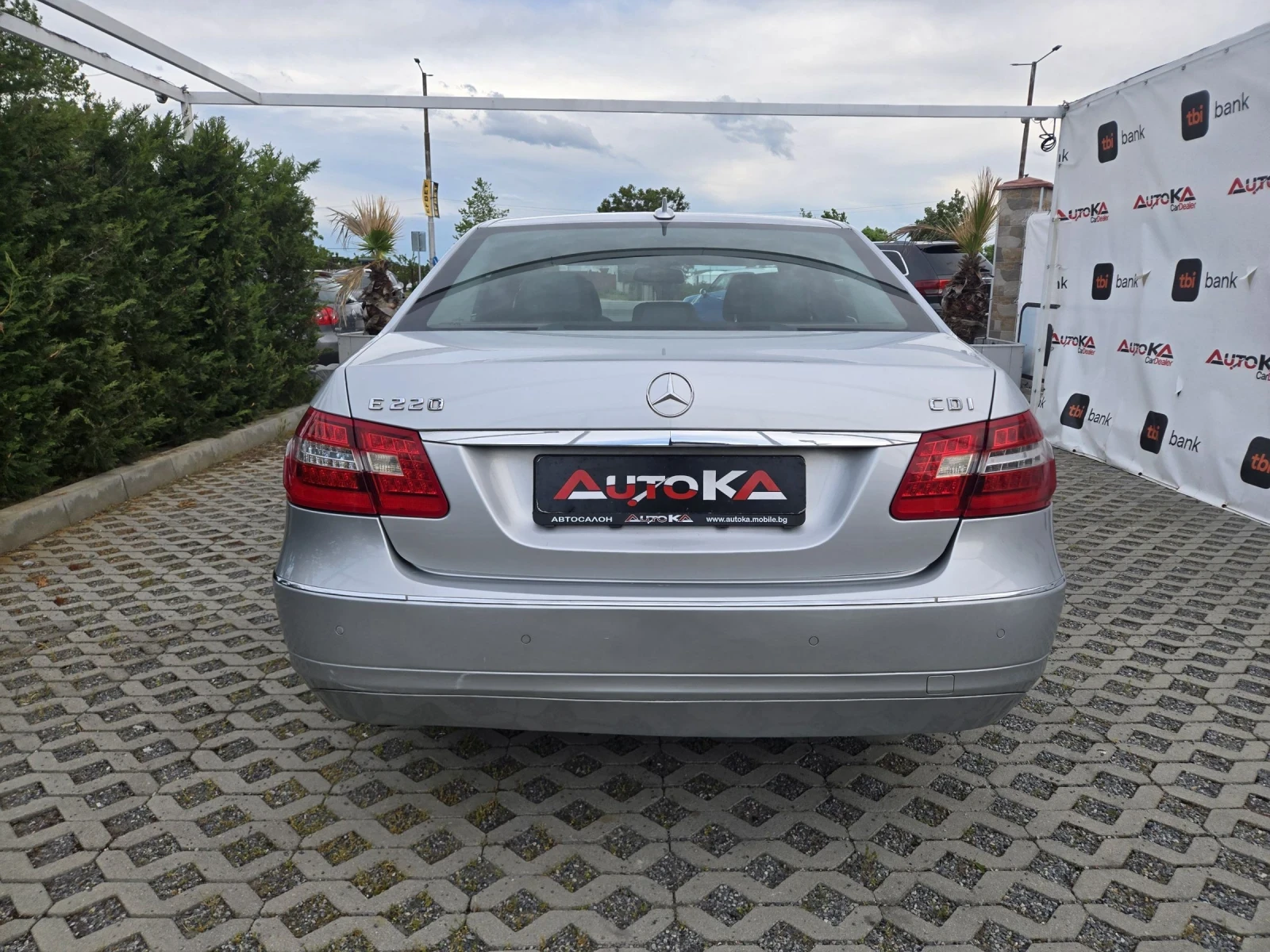 Mercedes-Benz E 220 2.2CDI-170кс= АВТОМАТ= КСЕНОН= НАВИ= AVANTGARDE, снимка 4 - Автомобили и джипове - 54544170