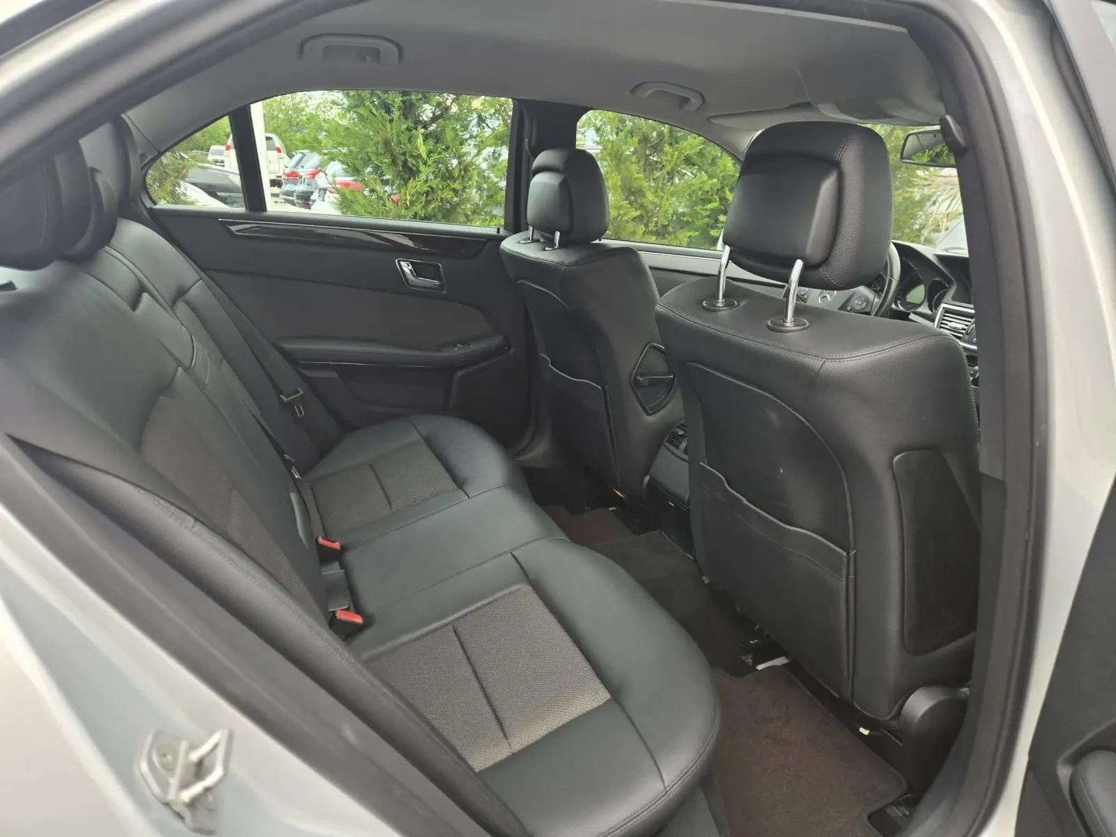 Mercedes-Benz E 220 2.2CDI-170кс= АВТОМАТ= КСЕНОН= НАВИ= AVANTGARDE, снимка 14 - Автомобили и джипове - 54544170