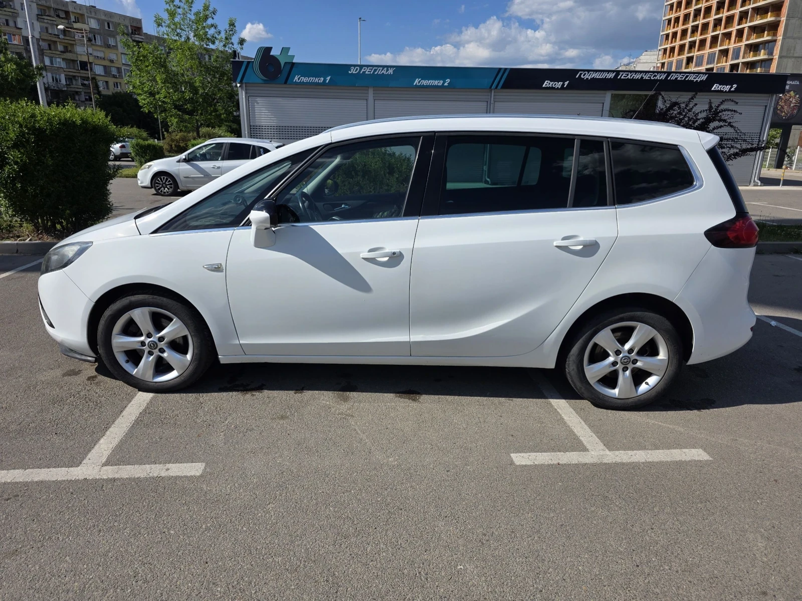 Opel Zafira C TOURER 1.6 EcoM Turbo, снимка 4 - Автомобили и джипове - 54683349