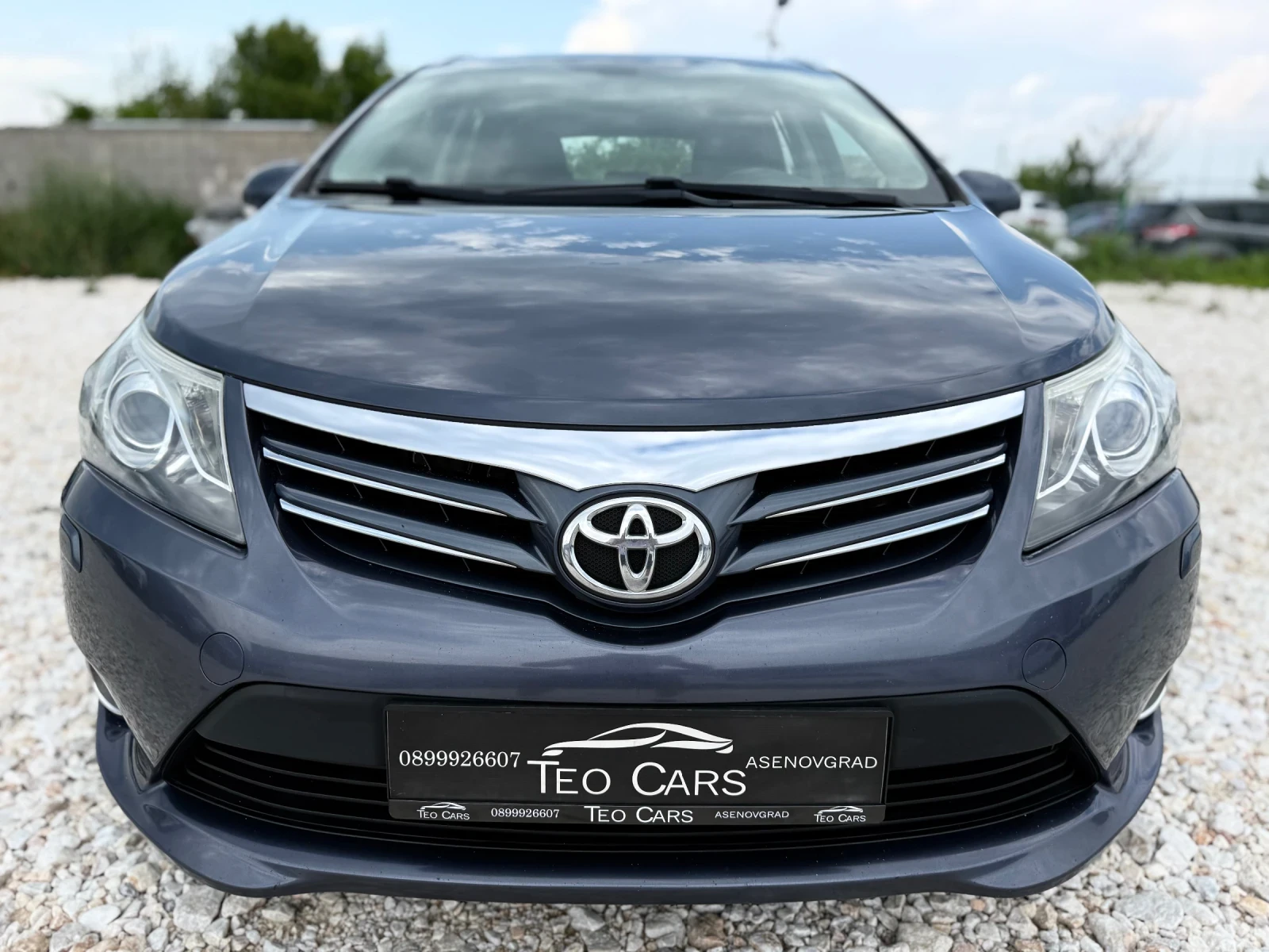 Toyota Avensis 1.8 VVT-i / FACELIFT / NAVI / CAMERA / PODGREV, снимка 2 - Автомобили и джипове - 54801935