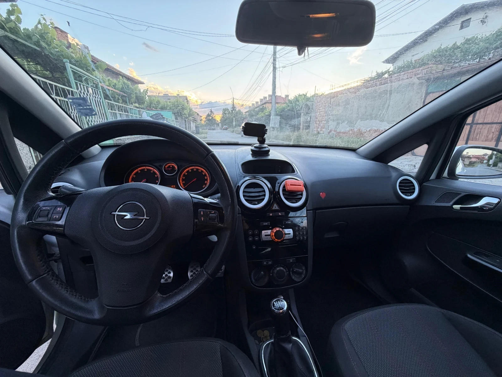 Opel Corsa 1.4, снимка 7 - Автомобили и джипове - 54923505