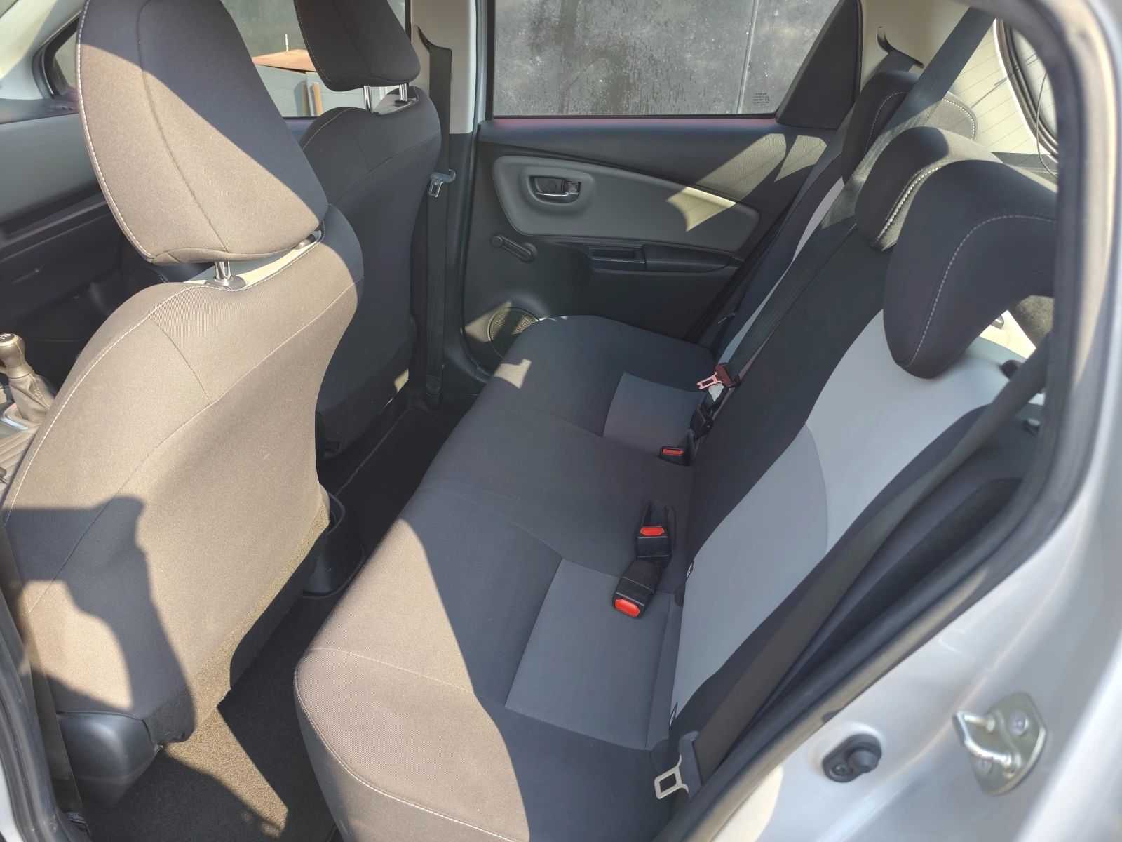 Toyota Yaris, снимка 17 - Автомобили и джипове - 55366997