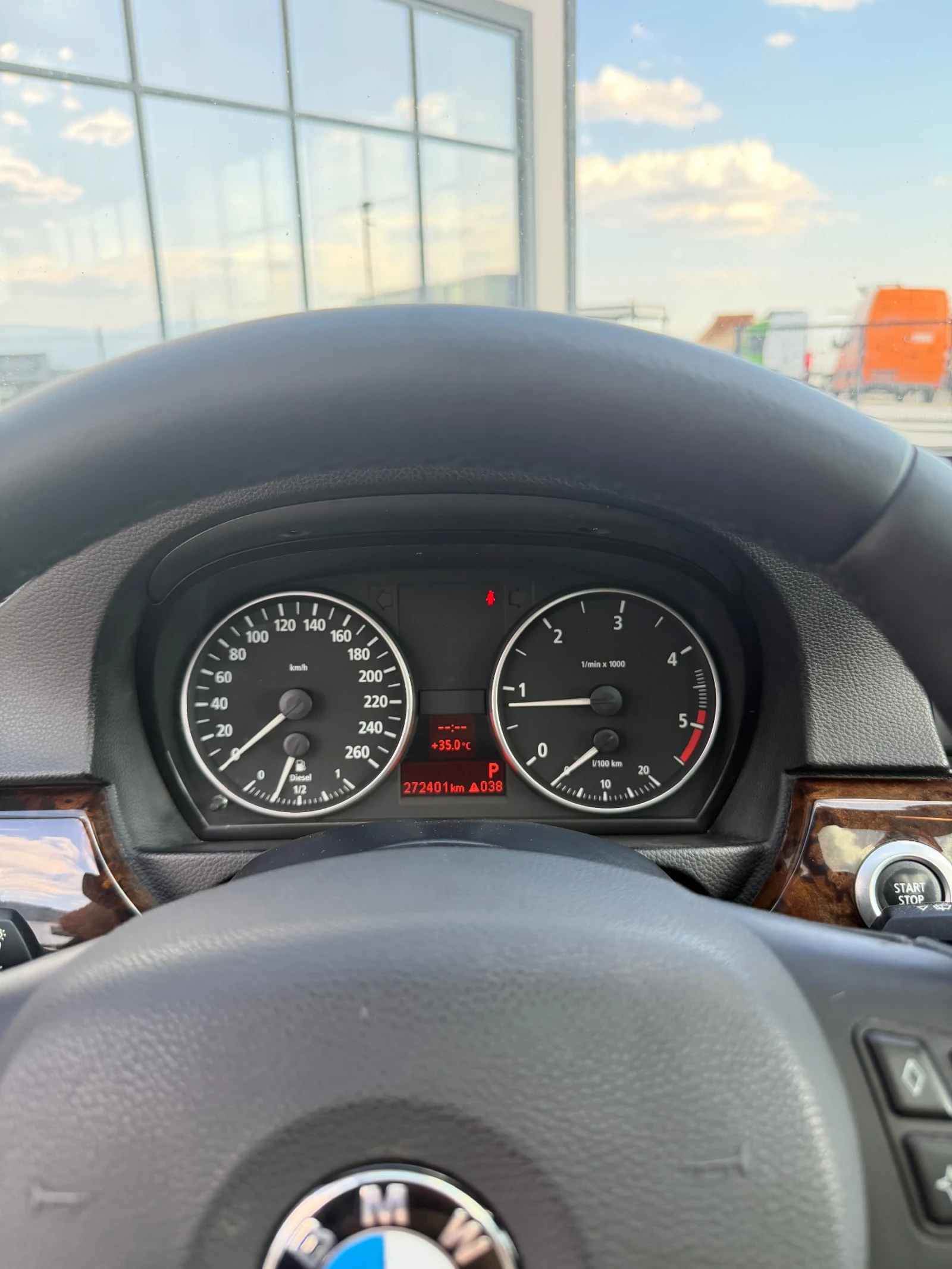 BMW 320 INDIVIDUAL/163к.с/Автоматик/, снимка 8 - Автомобили и джипове - 55466405