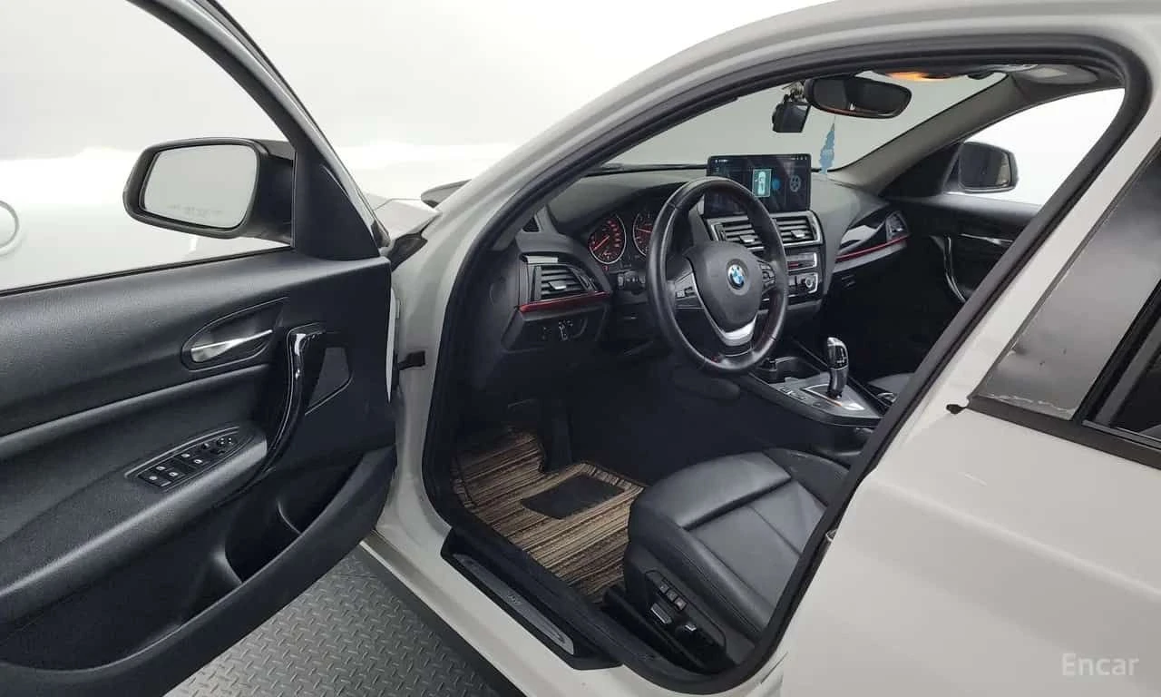 BMW 118 * 118d Sport 5Door * М ПАКЕТ * , снимка 10 - Автомобили и джипове - 55558910