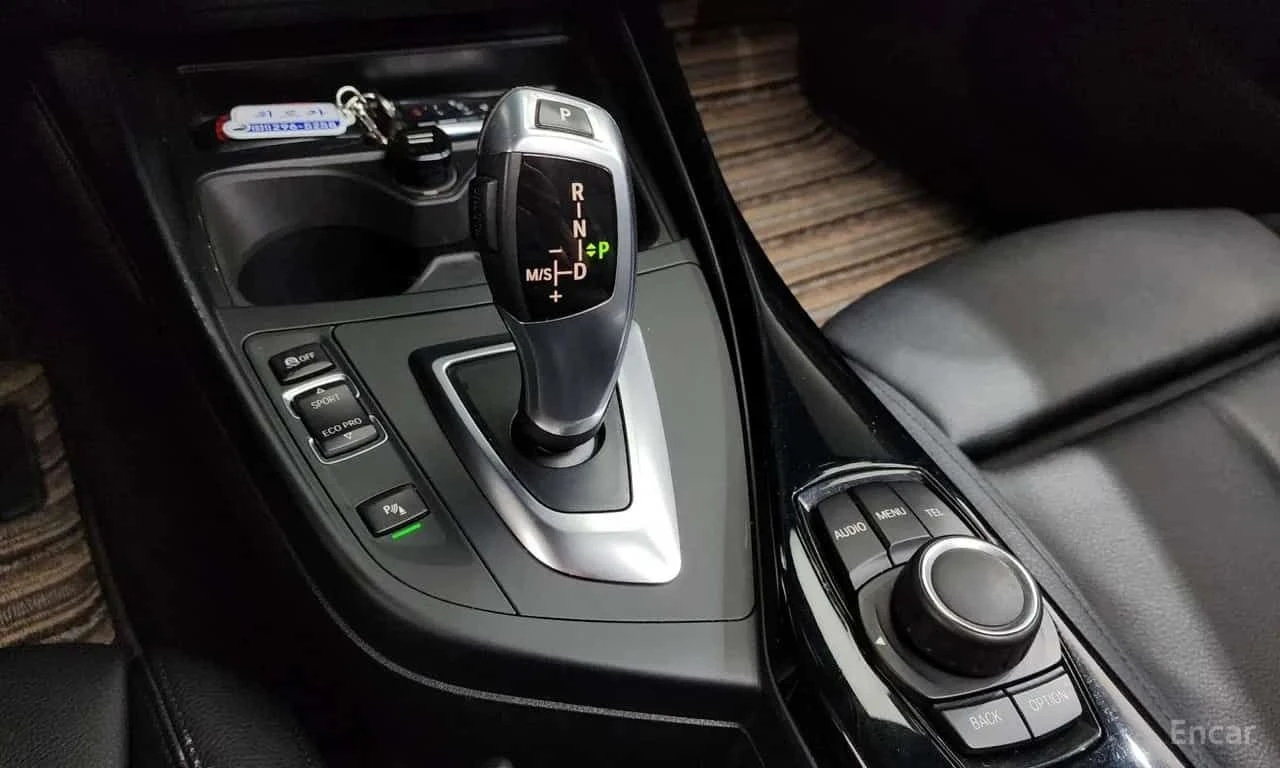 BMW 118 * 118d Sport 5Door * М ПАКЕТ * , снимка 9 - Автомобили и джипове - 55558910