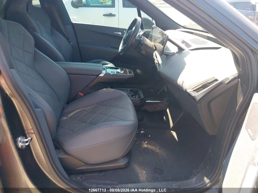 BMW iX XDRIVE60, снимка 10 - Автомобили и джипове - 55825075