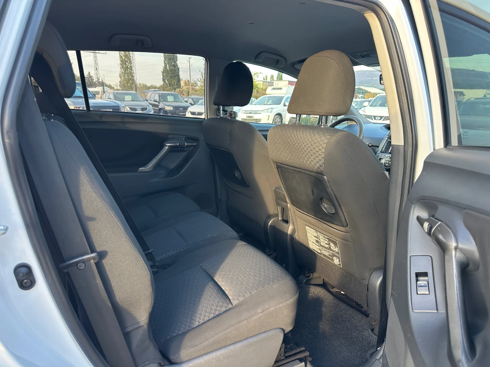 Toyota Verso 1.8-����-�����-�����-���-1�-��������! | Mobile.bg � ����������� 12