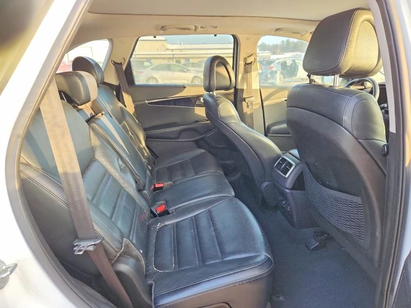Kia Sorento 3.3L 6 Front-wheel Drive, снимка 11 - Автомобили и джипове - 53803009