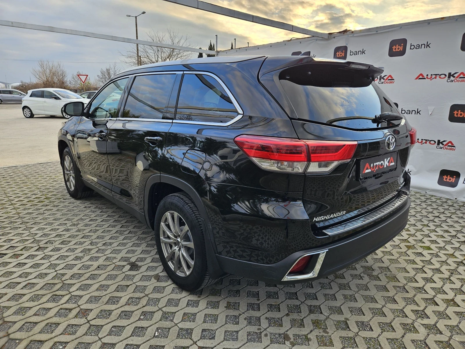 Toyota Highlander 3.5i-297кс= 4X4= 8MECTA= ДИСТРОНИК= КАМЕРА - изображение 5