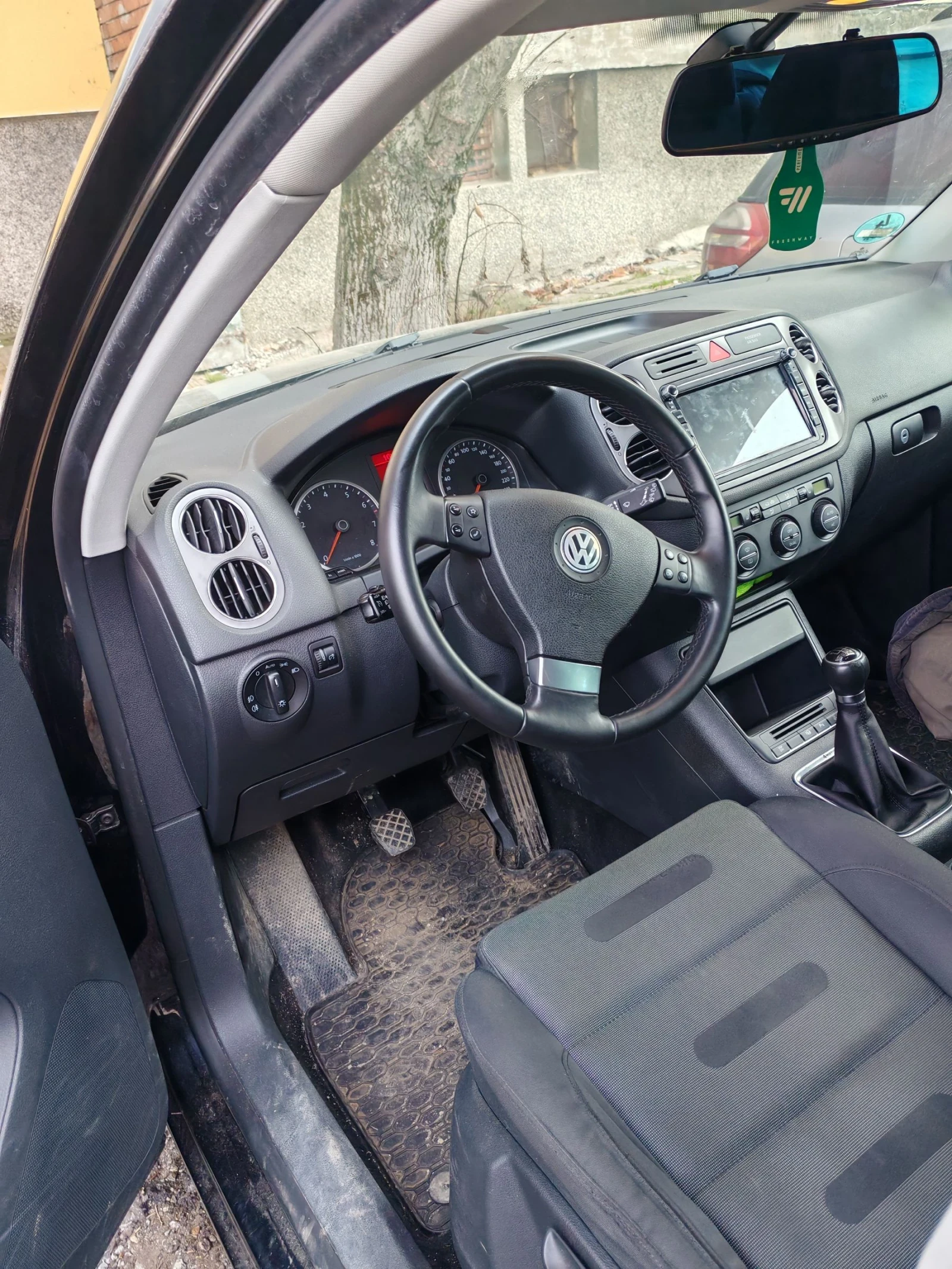 VW Tiguan 1.4 tfsi - изображение 8