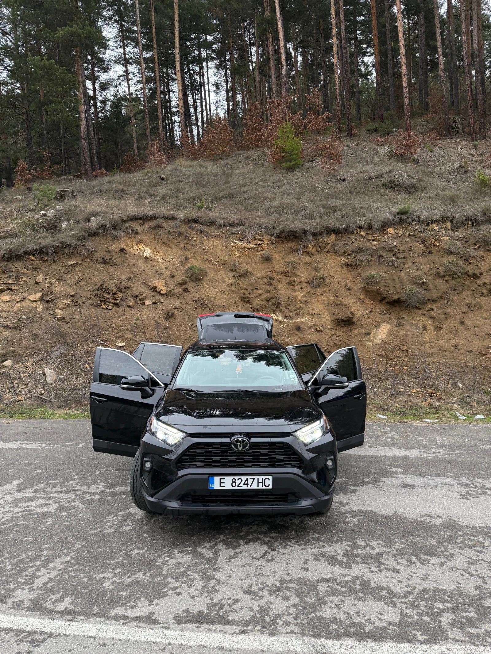 Toyota Rav4 XLE, снимка 6 - Автомобили и джипове - 53904470