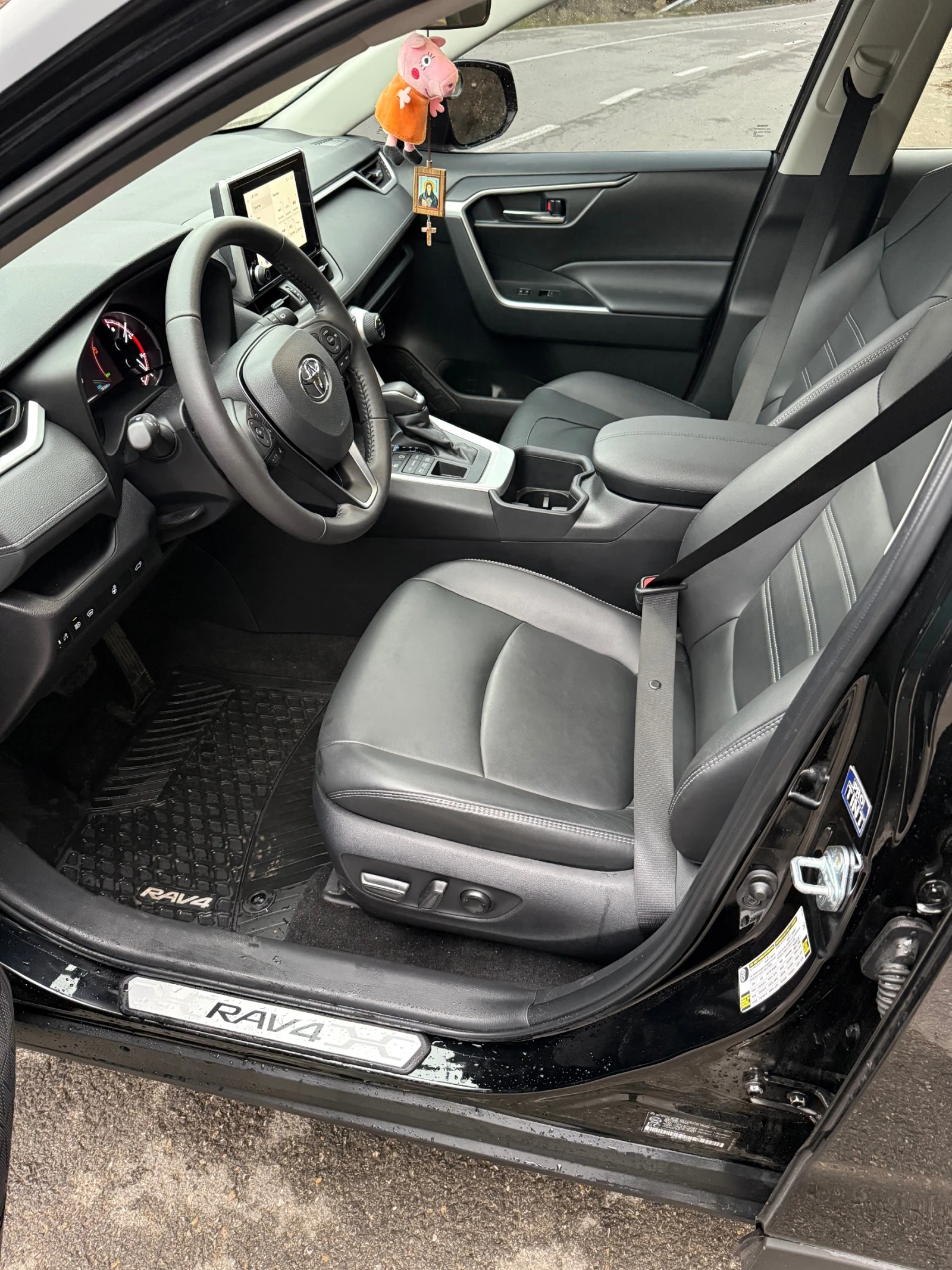 Toyota Rav4 XLE, снимка 13 - Автомобили и джипове - 53904470