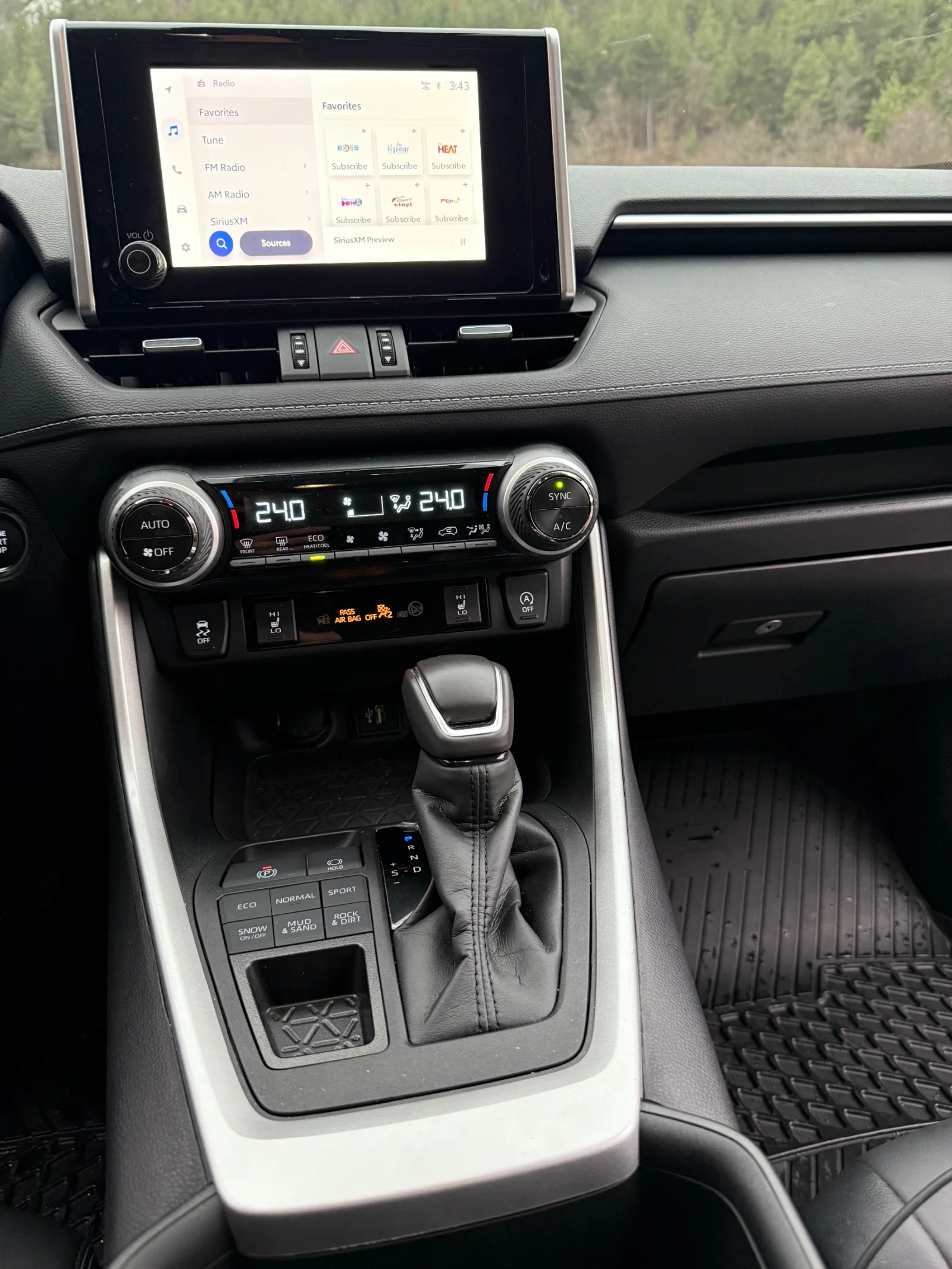 Toyota Rav4 XLE, снимка 8 - Автомобили и джипове - 53904470