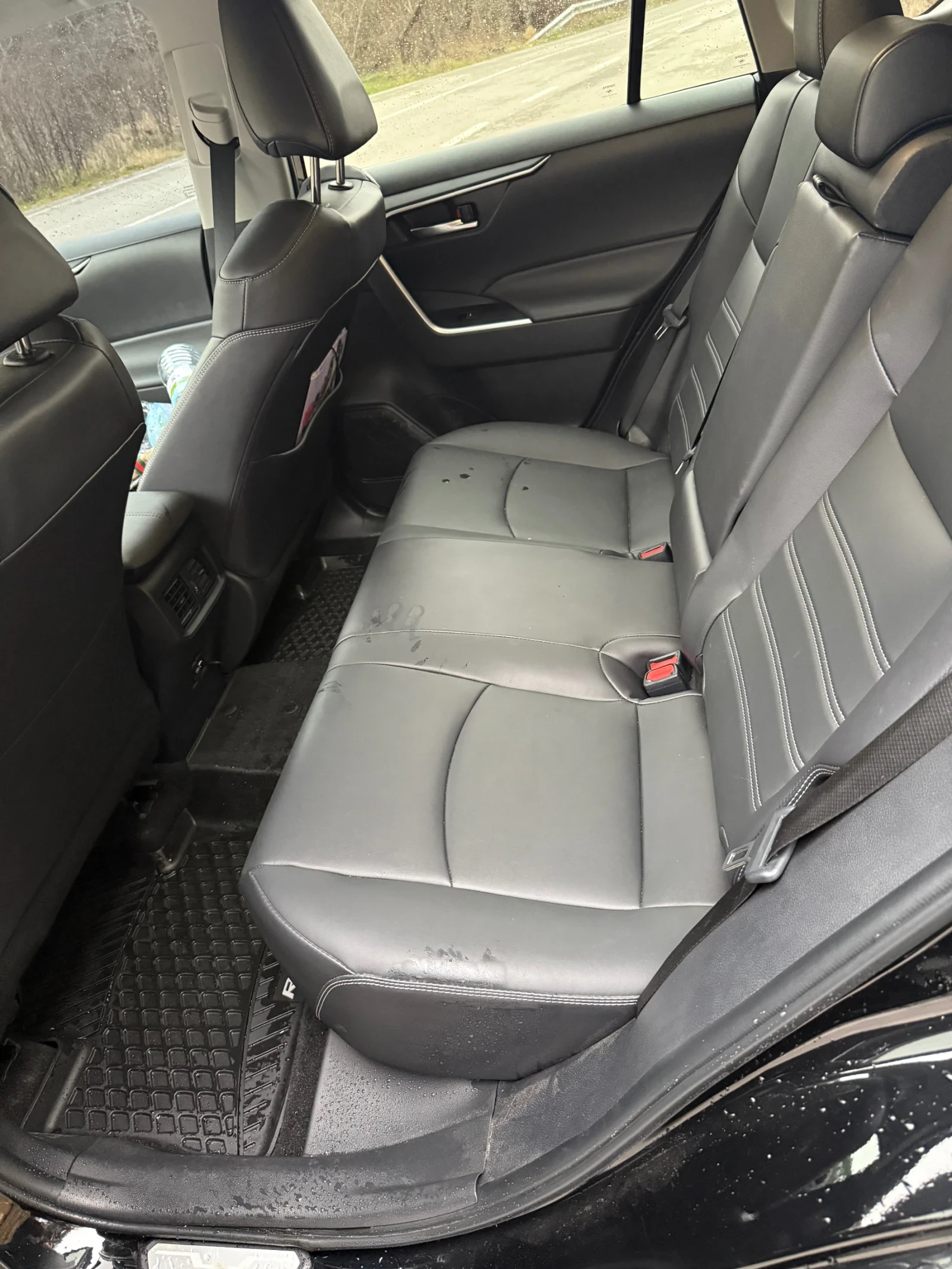 Toyota Rav4 XLE, снимка 14 - Автомобили и джипове - 53904470