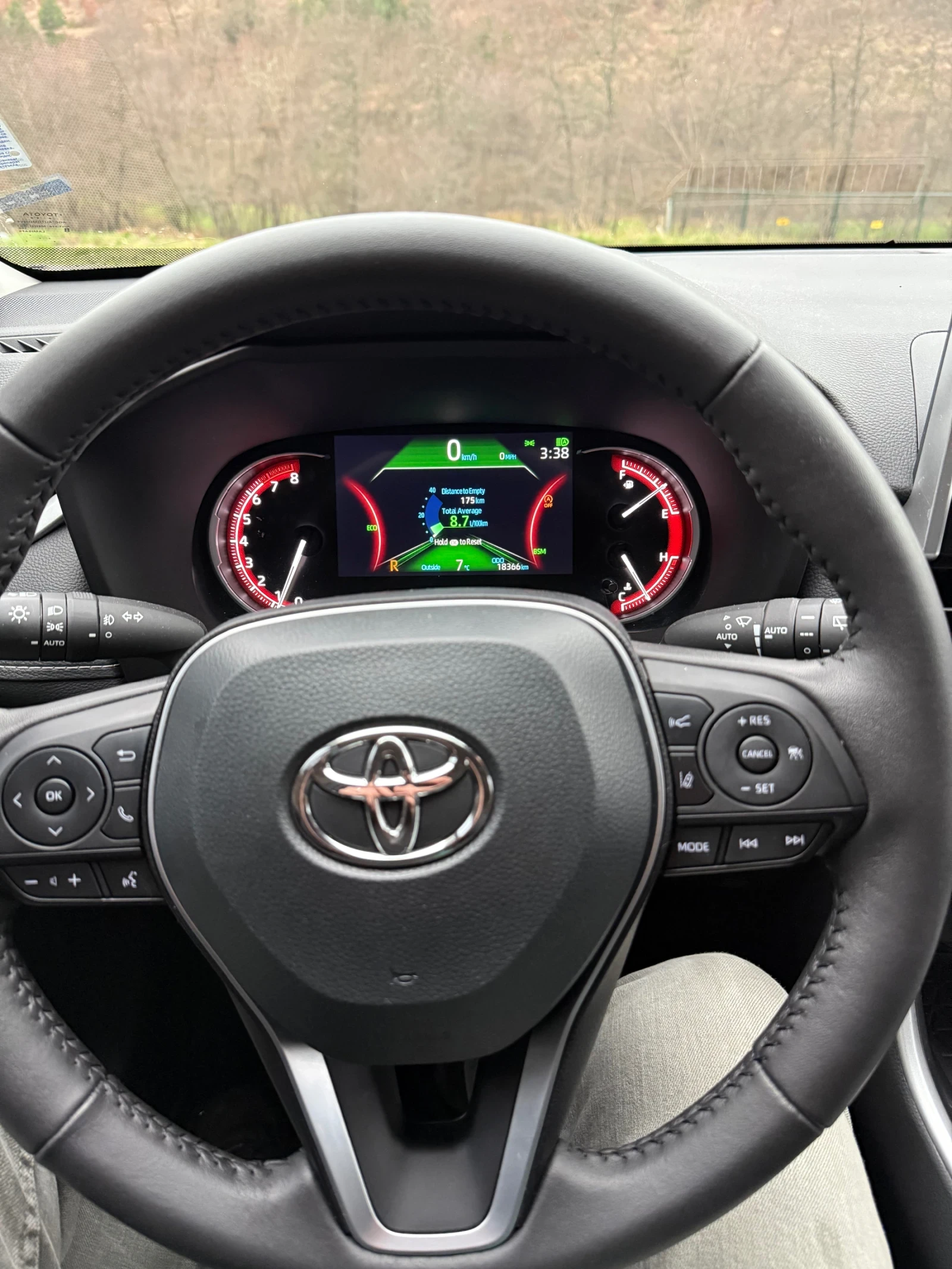 Toyota Rav4 XLE, снимка 12 - Автомобили и джипове - 53904470