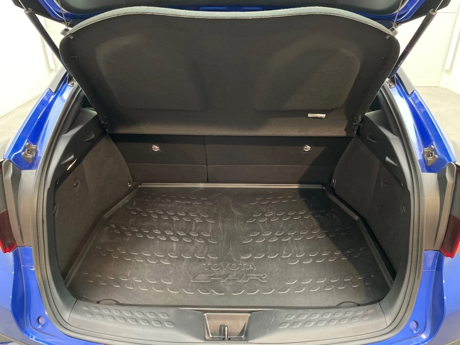 Toyota C-HR 2.0 Dynamic, снимка 12 - Автомобили и джипове - 54191444