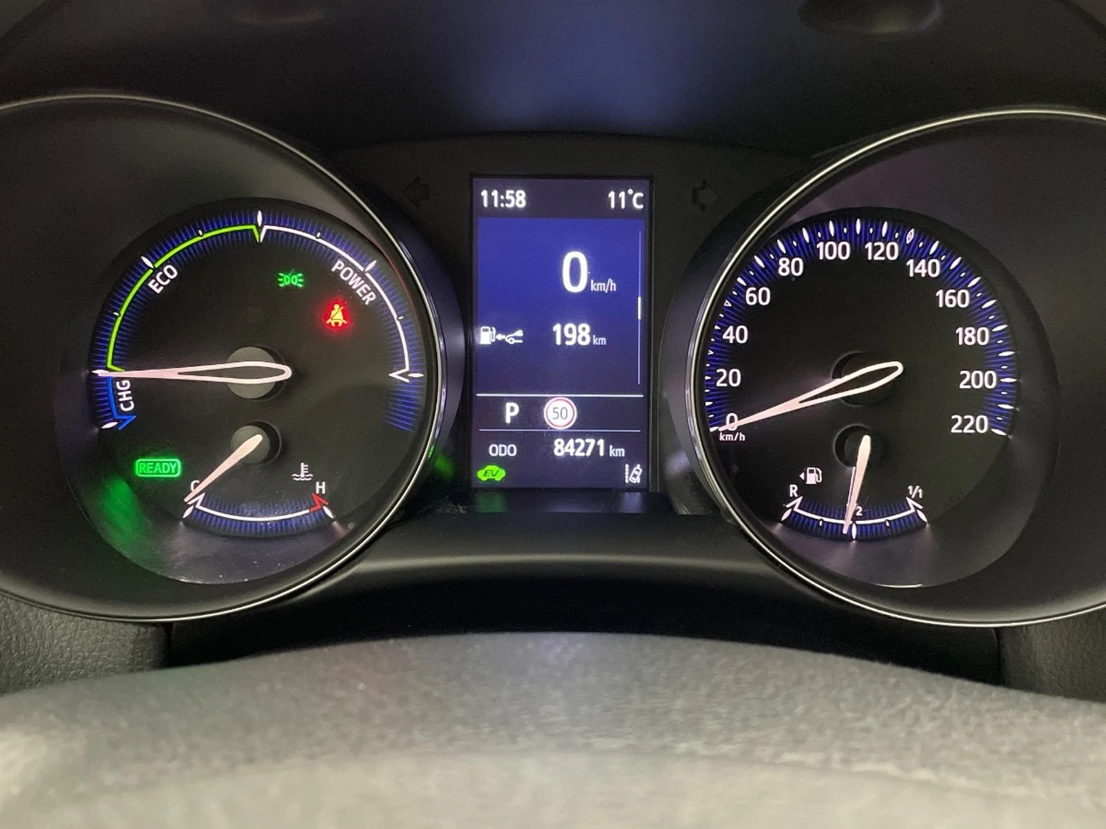 Toyota C-HR 2.0 Dynamic, снимка 10 - Автомобили и джипове - 54191444