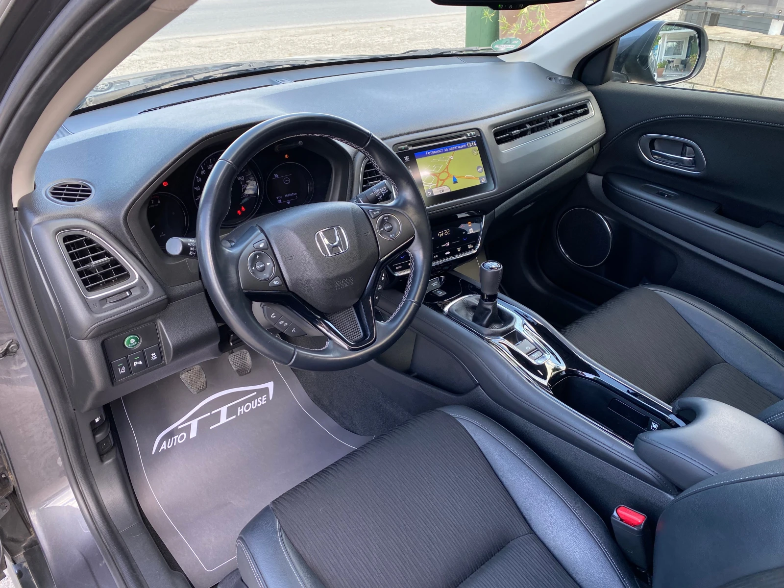 Honda Hr-v Executive* Face* КАТО НОВА !, снимка 8 - Автомобили и джипове - 54701865