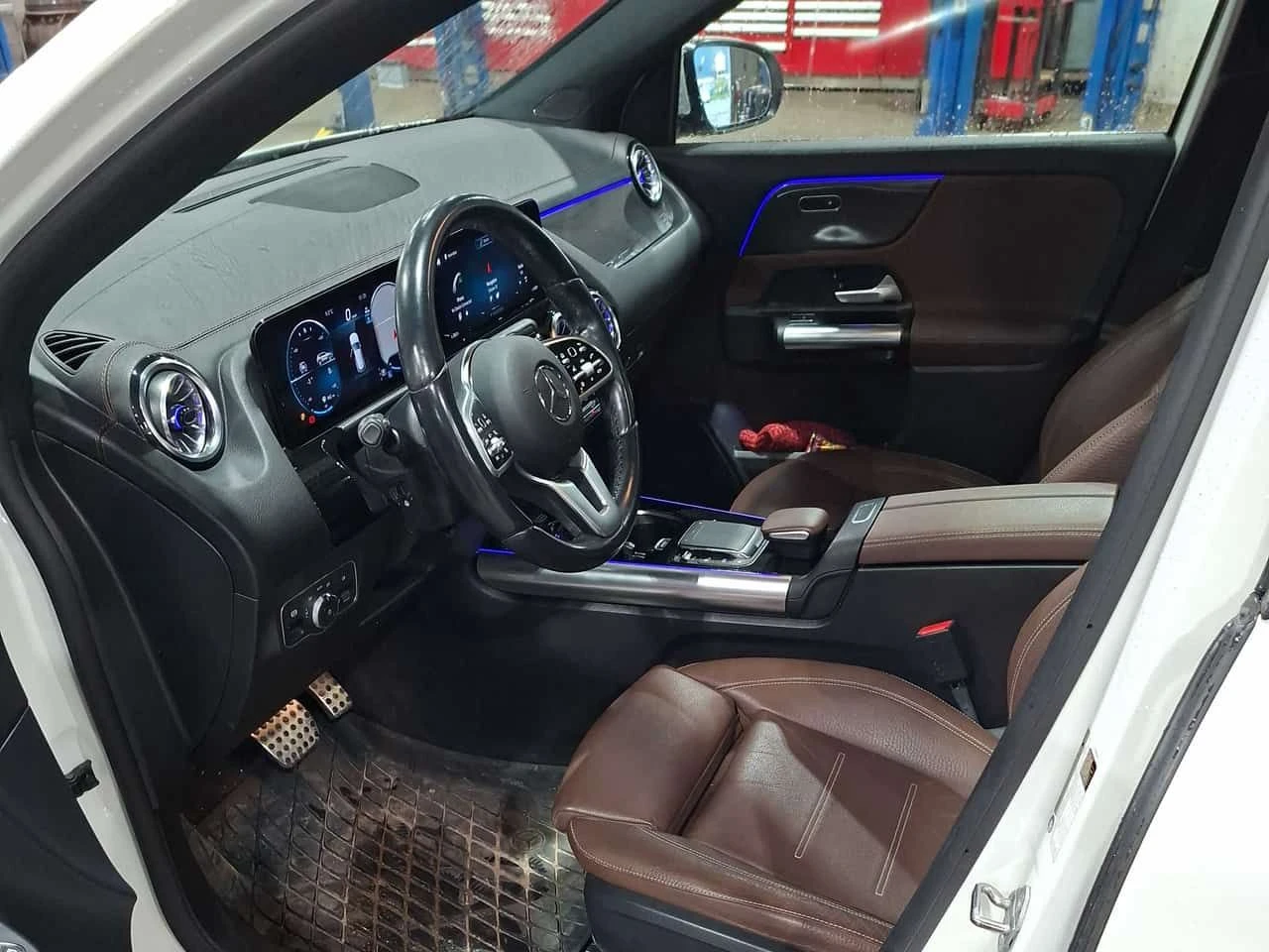 Mercedes-Benz GLA 250 * 360 КАМЕРА* ПАНОРАМА* АМБИЕНТНО* АВТОКРЕДИТ* , снимка 8 - Автомобили и джипове - 54881158