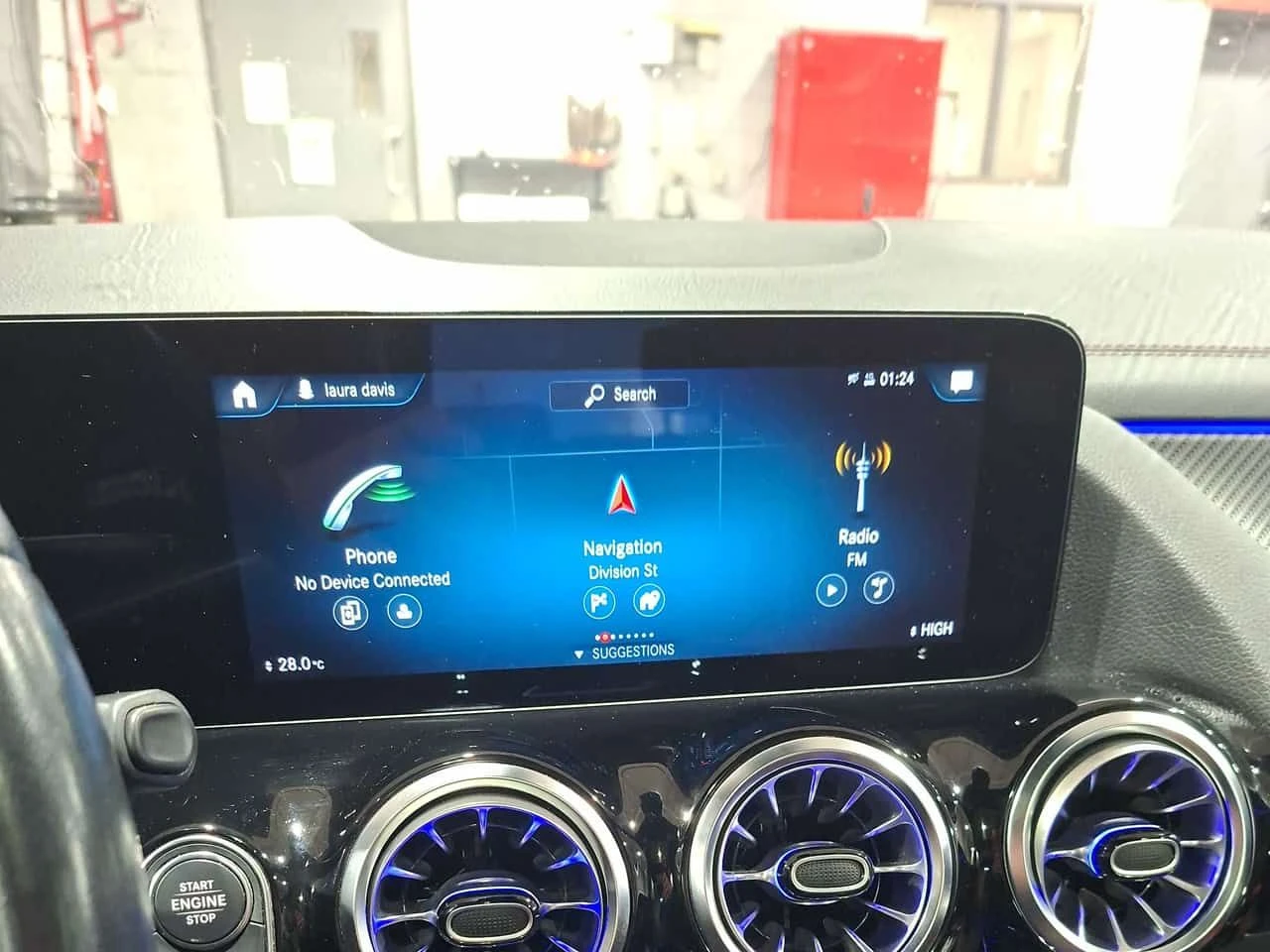 Mercedes-Benz GLA 250 * 360 КАМЕРА* ПАНОРАМА* АМБИЕНТНО* АВТОКРЕДИТ* , снимка 14 - Автомобили и джипове - 54881158
