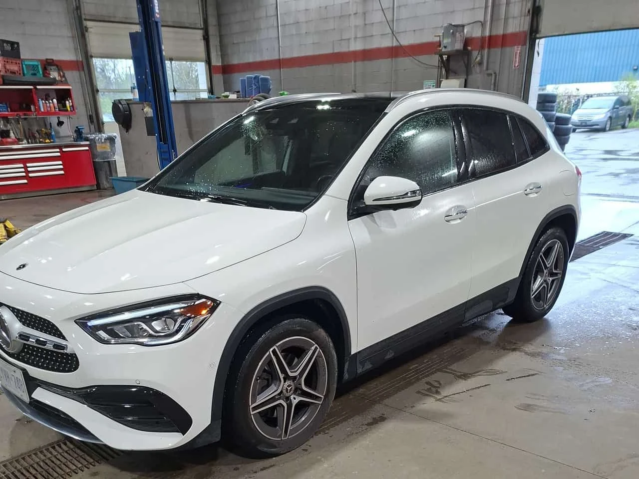 Mercedes-Benz GLA 250 * 360 КАМЕРА* ПАНОРАМА* АМБИЕНТНО* АВТОКРЕДИТ* , снимка 6 - Автомобили и джипове - 54881158